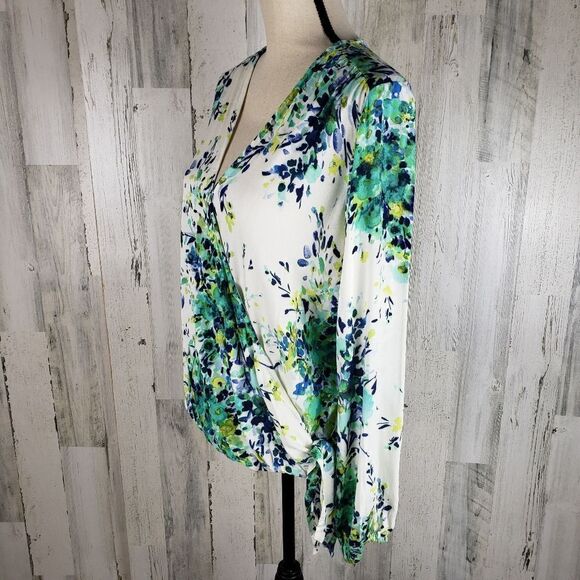 Lovestitch Floral Wrap Front Top Sz S - Picture 6 of 11